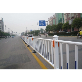 喀什地区市政道路护栏工程